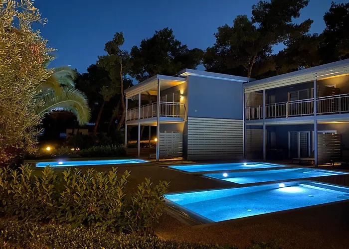 Üdülőközpont Blue Dolphin Metamórfoszi