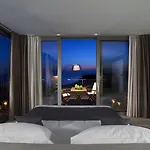 Blue Dolphin 4*