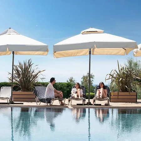 Blue Dolphin Курортный комплекс 4*