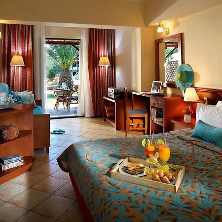 Blue Dolphin אתר נופש