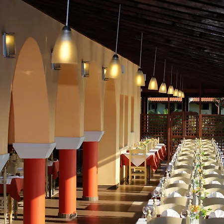 אתר נופש Blue Dolphin 4*