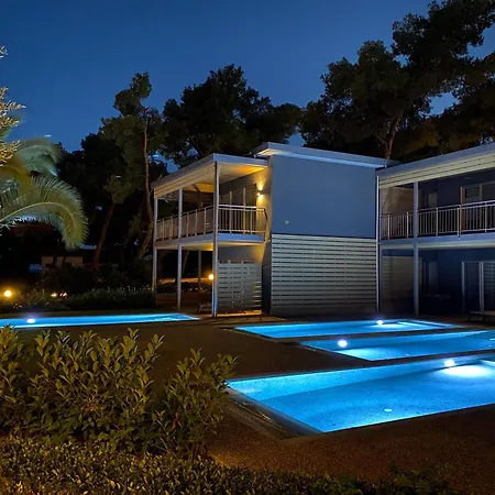 منتجع Blue Dolphin ميتامورفوسي