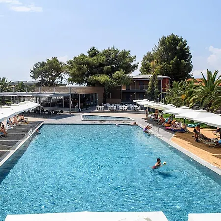 Blue Dolphin אתר נופש 4*