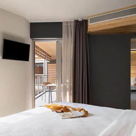 Blue Dolphin ميتامورفوسي