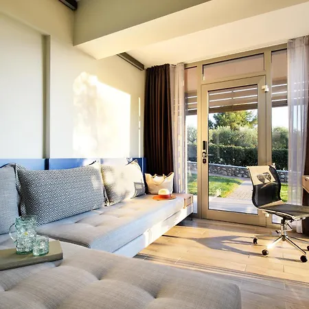 منتجع Blue Dolphin