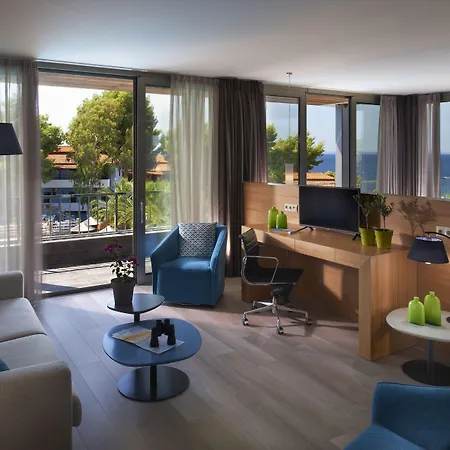 Blue Dolphin منتجع 4*